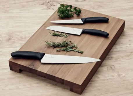 Μαχαίρι steak και pizza οδοντωτό 12cm μαύρη λαβή Gourmet Swiss Classic, Victorinox 6.7933.12, ΜΑΥΡΟ