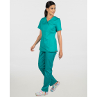 Γυναικείο σετ, (Scrub) μπλούζα με λαιμό βε και παντελόνι με ελαστική μέση και 3 τσέπες σε πράσινο χειρουργικό χρώμα,MONDAI